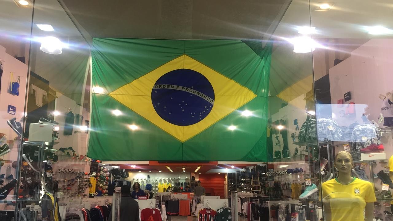 Em Maringá, quem anda pelo centro não vê clima de Copa do Mundo