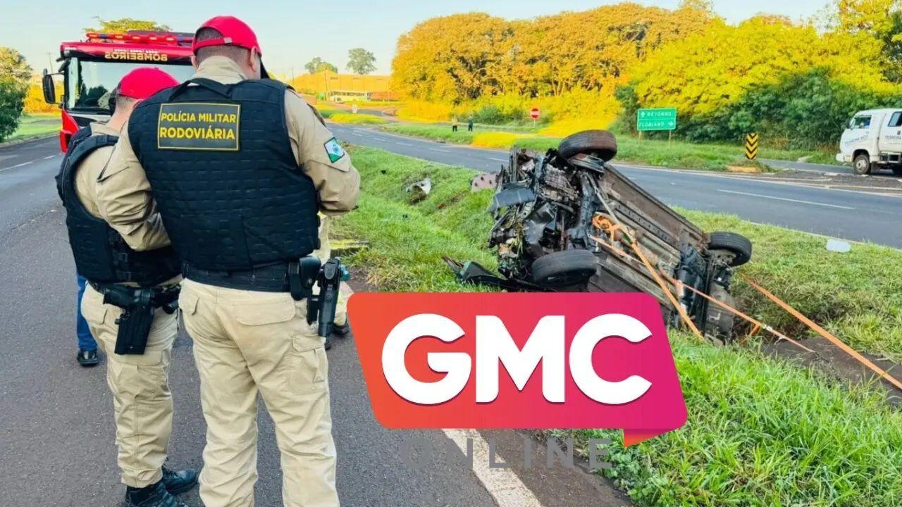 Grave acidente com capotamento mata motorista na PR-317,m