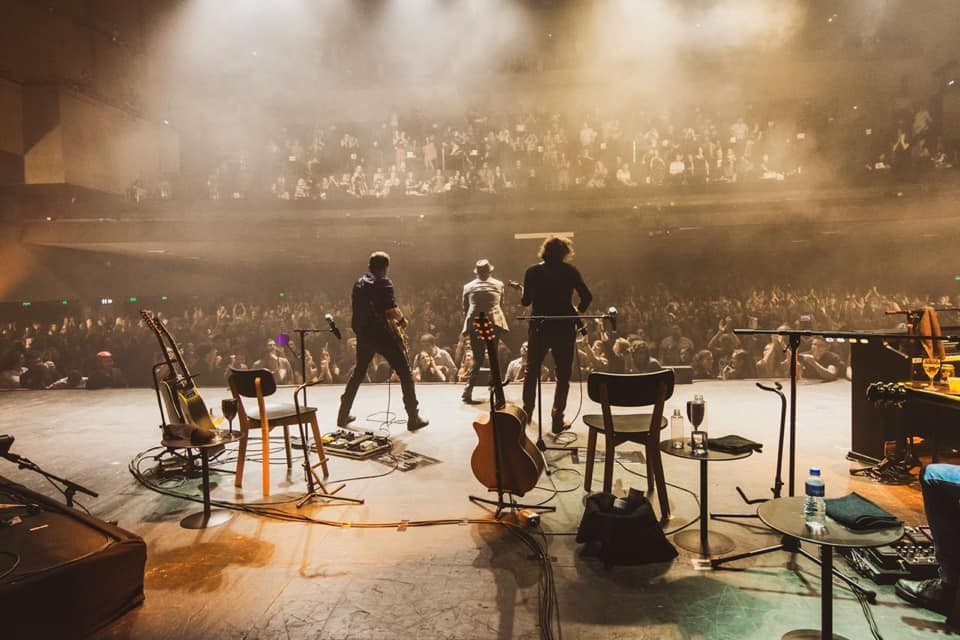 Com quase quatro décadas na estrada, Titãs segue firme no rock