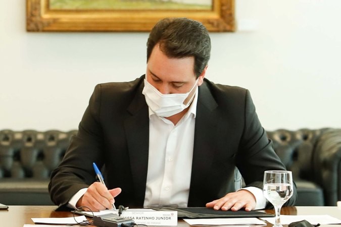 Em novo decreto, Governo aumenta período do toque de recolher e restringe comércio aos domingos