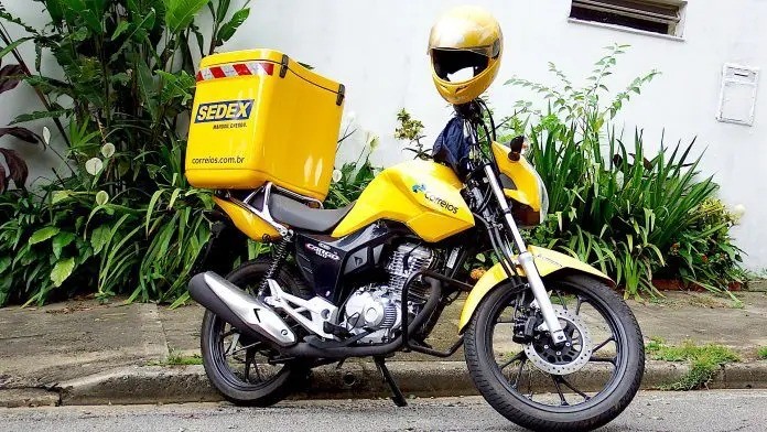 Entregador dos Correios é vítima de assalto e tem moto roubada
