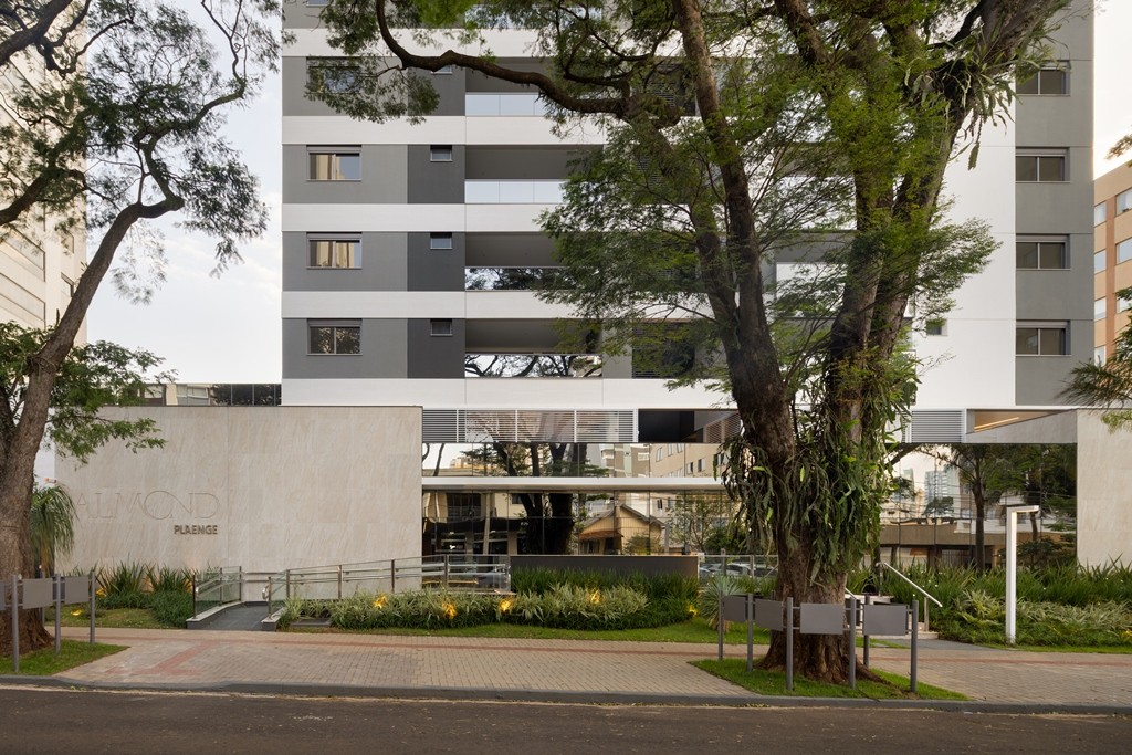 Plaenge celebra entrega antecipada do Almond em Maringá