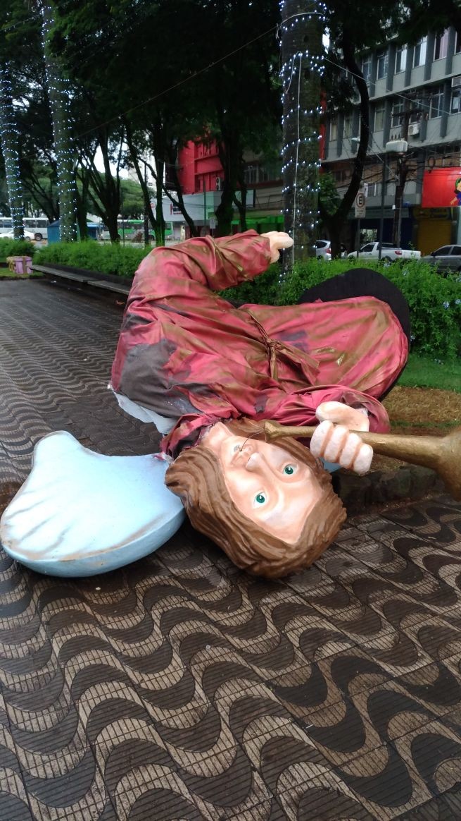 Um anjo caído no centro de Maringá