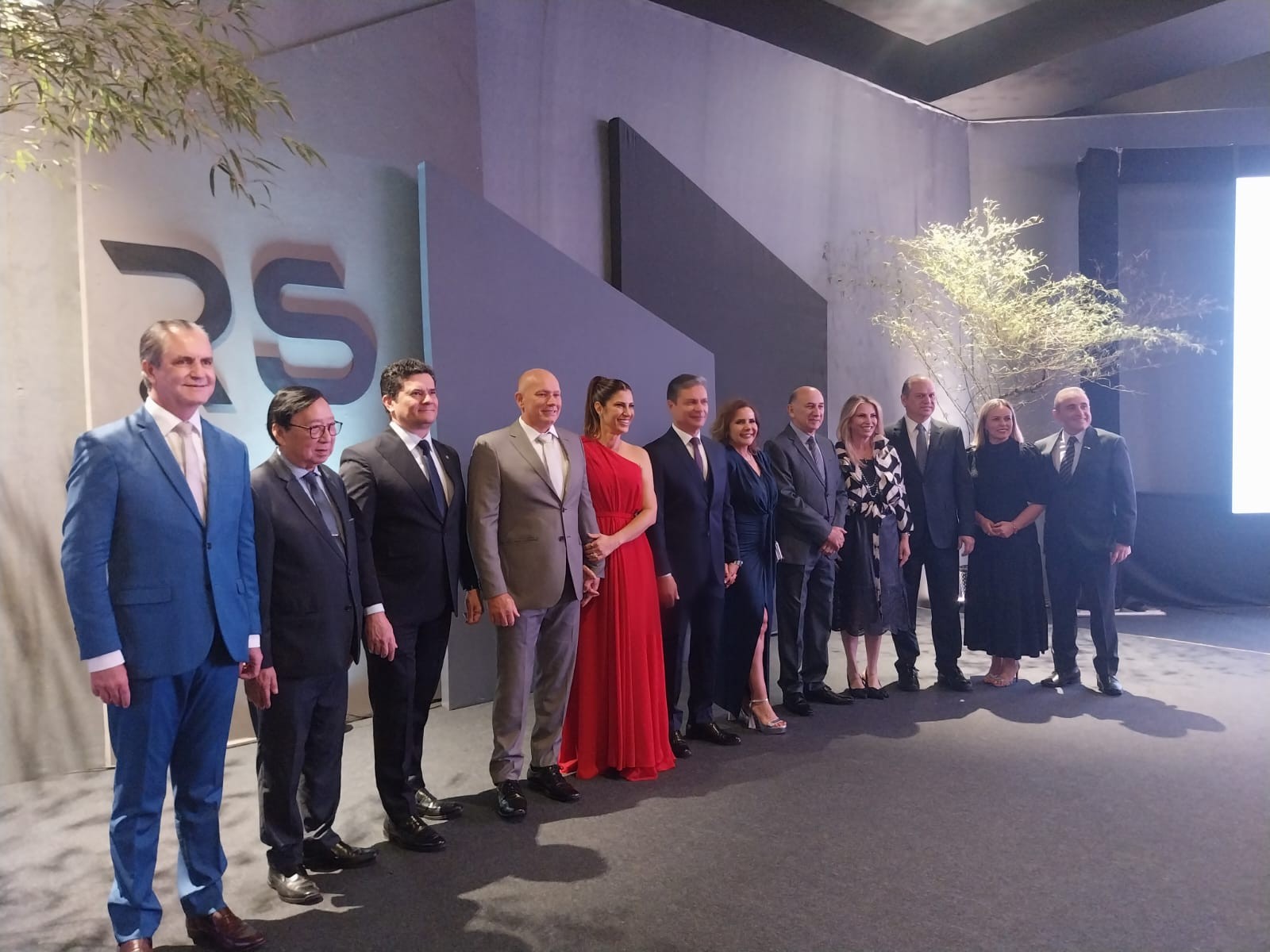 Proprietário da loja Aqui Agora recebe Prêmio Empresário do Ano