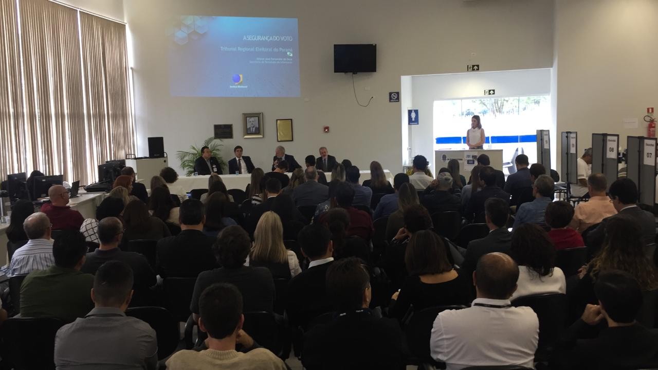Maringá sedia capacitação regional sobre segurança do voto eletrônico
