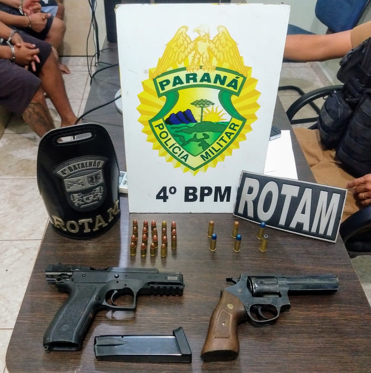 Adolescente e dois rapazes são detidos por suspeita de assassinato