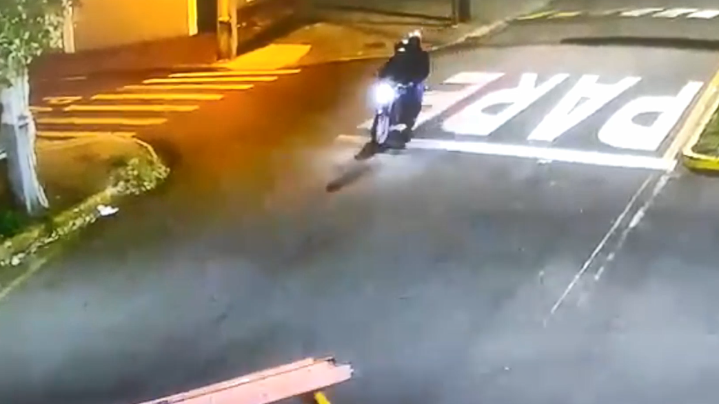 Policia divulga imagens de assalto a posto de combustíveis em Mandaguaçu