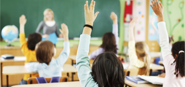 Mais de 57 mil alunos voltam às aulas na rede estadual