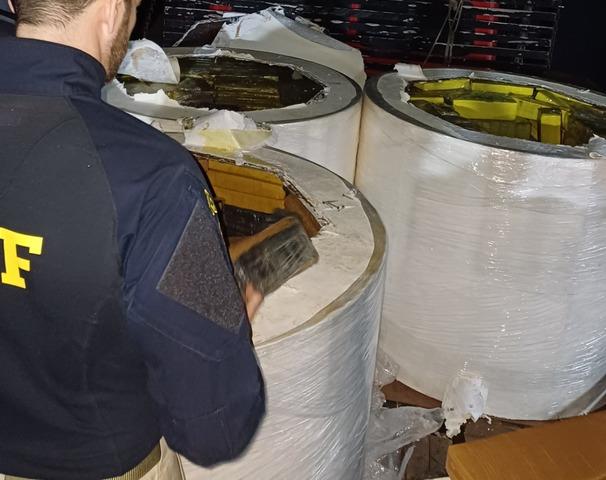 PRF apreende mais de três toneladas de maconha em Floresta