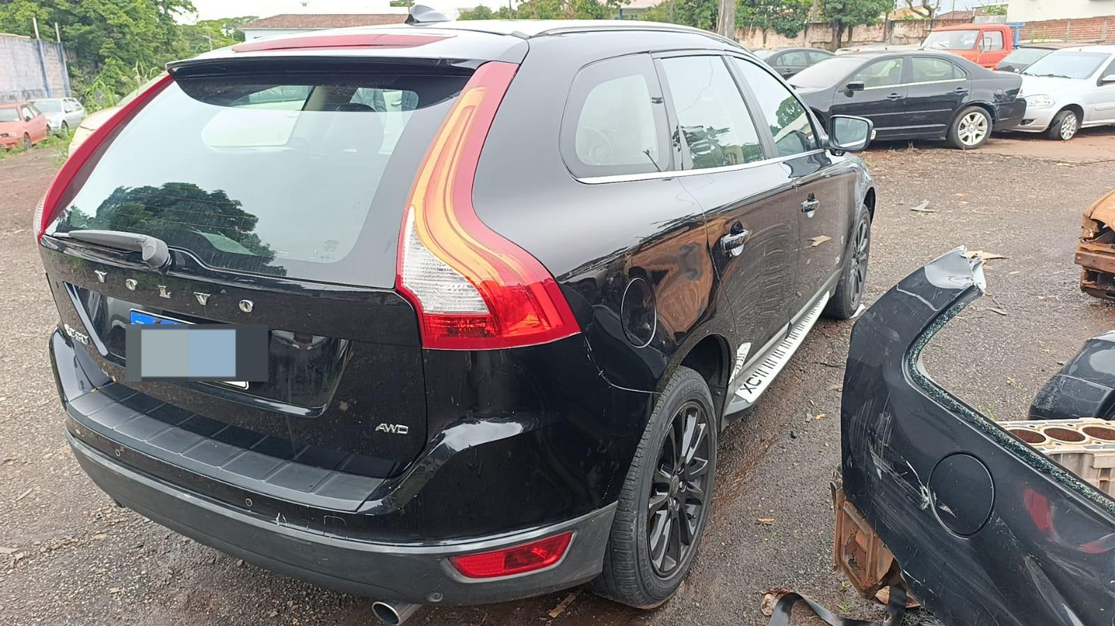 Após agredir companheira, adolescente é apreendido com carro de luxo e moto