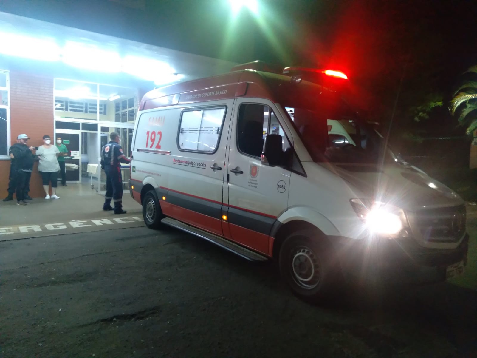 Mulher é esfaqueada ao se envolver em briga, em Maringá