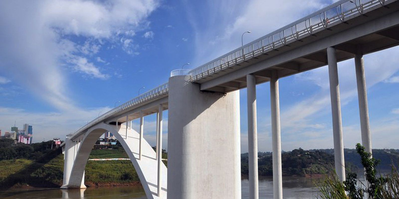 Postos da Argentina limitam quantidade de combustível para brasileiros