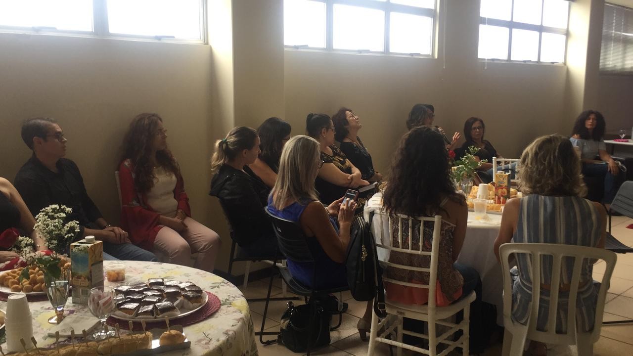 Mulheres debatem direitos e filosofam sobre a praga do feminicídio