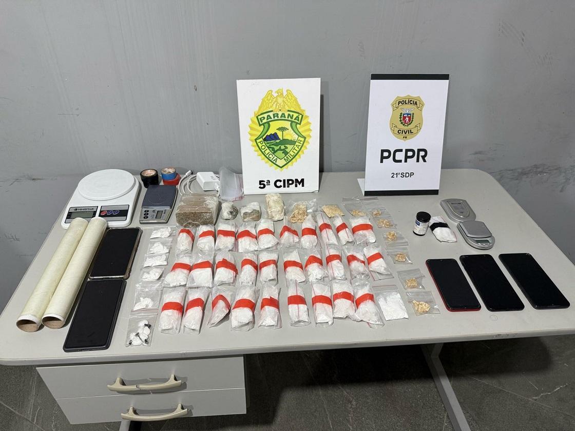 Polícia encontra drogas em beiral de residência durante operação integrada