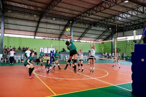 Amavôlei faz a melhor campanha da primeira fase do Paranaense feminino