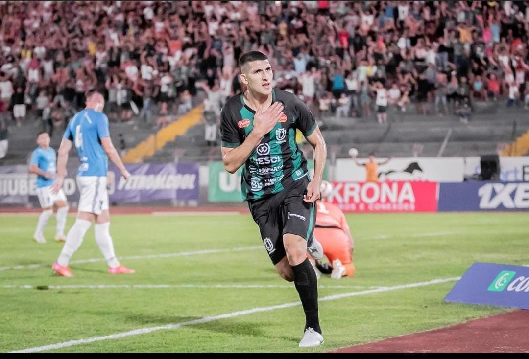 Maringá FC faz 3 a 0 no Azuriz e sobe na classificação