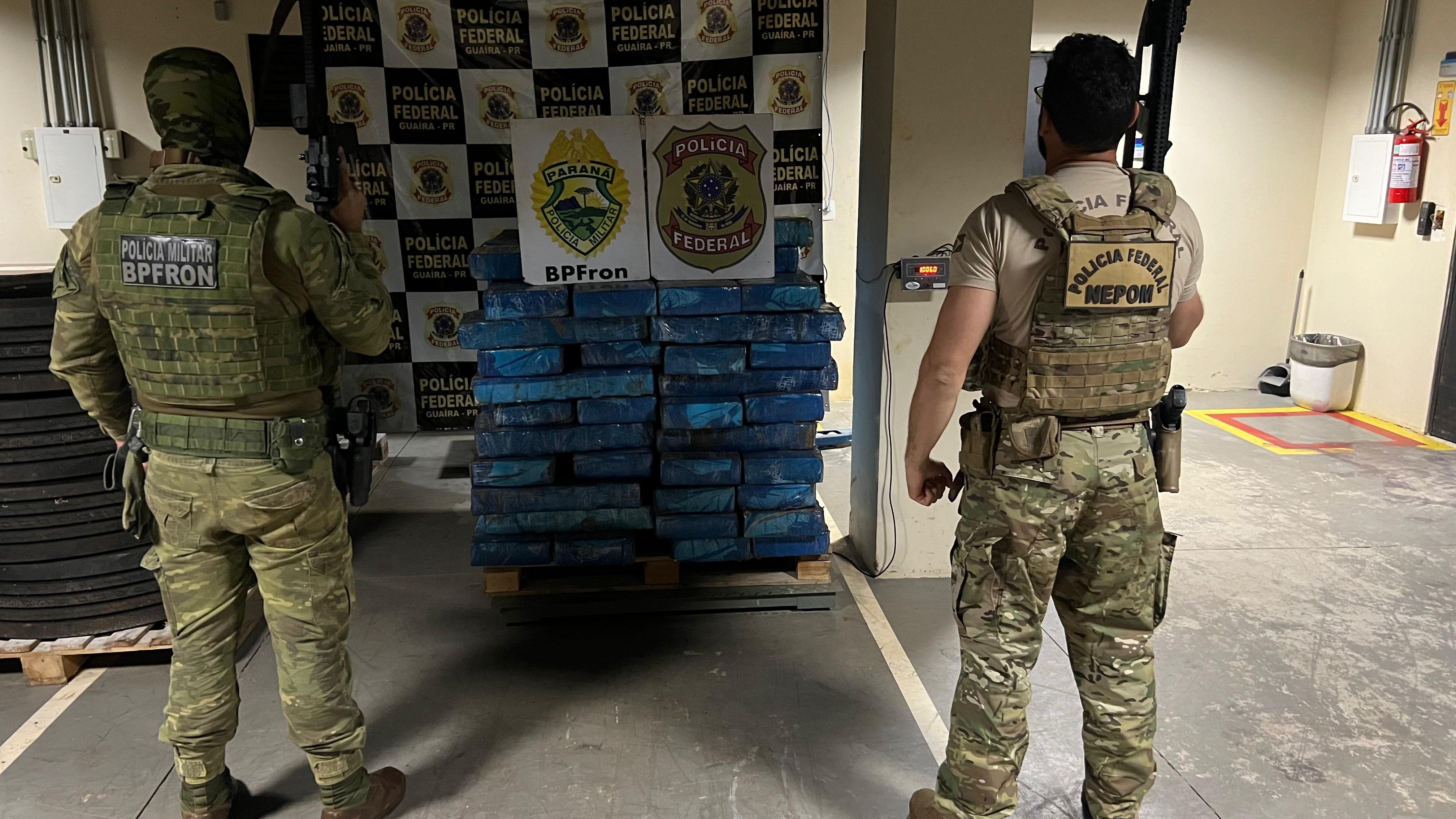 Polícia encontra uma tonelada de maconha escondida em mata