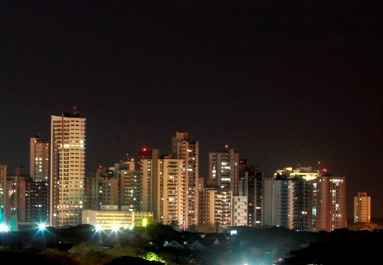 Cerca de 1,6 mil imóveis ficam sem energia em Maringá