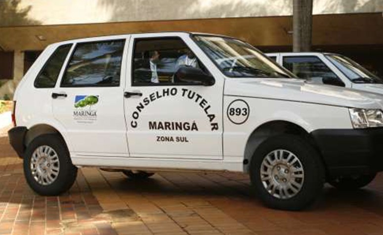 Mãe diz não ter condições de criar o filho e entrega criança à escola