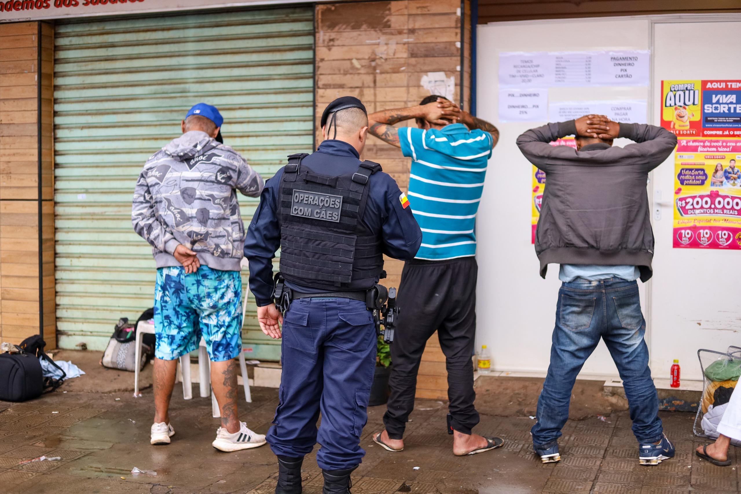 GCM prende morador de rua com mandado de prisão em aberto por Londrina