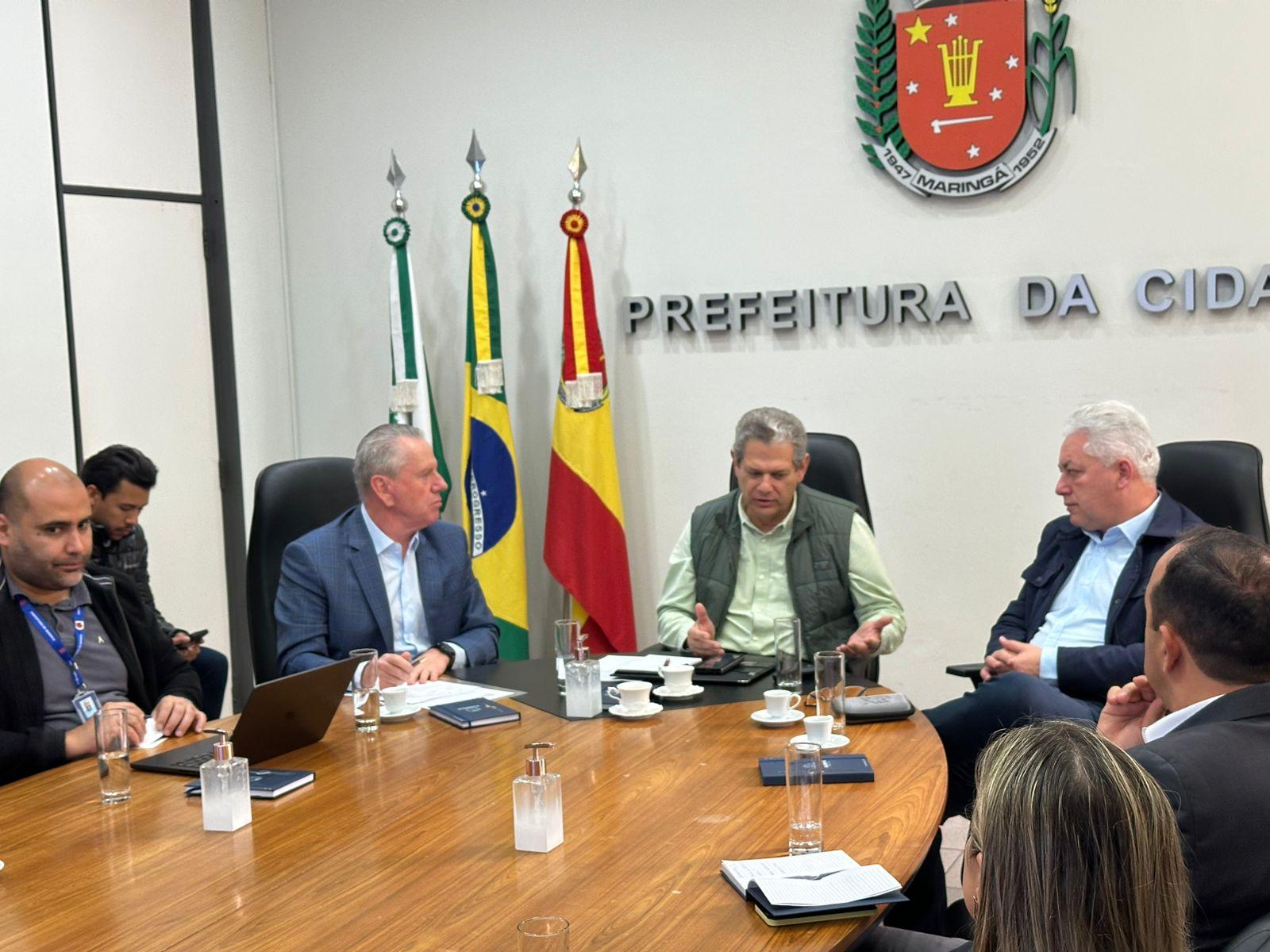 Encontro de prefeitos do noroeste debate aeroporto, lixo e impacto do IPVA