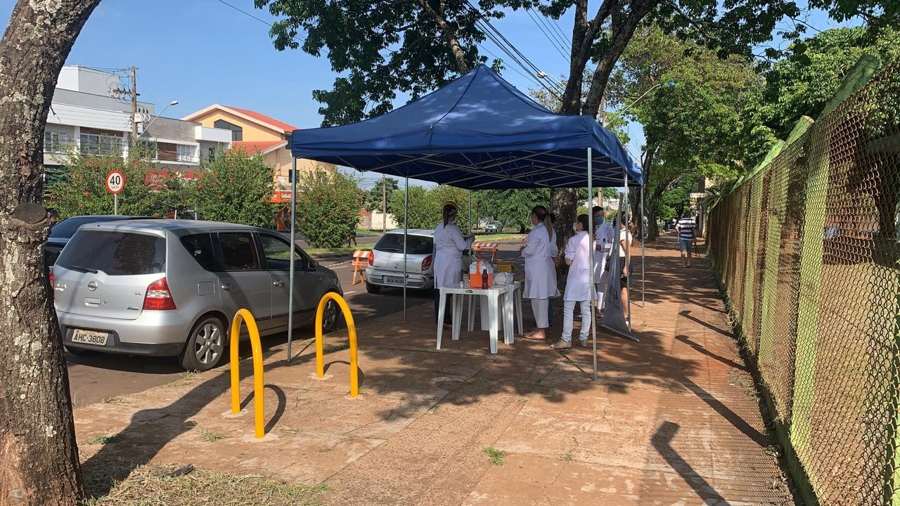 Saúde já vacina idosos com 69 anos ou mais em Maringá