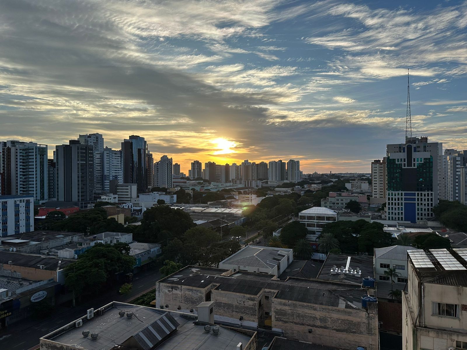 Máxima volta a se aproximar dos 30º C em Maringá nesta quinta-feira (16)