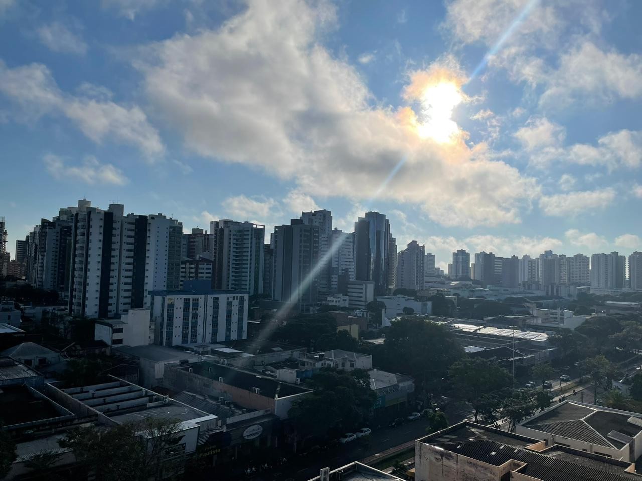 Sábado (29) com neblina e temperatura amena em Maringá