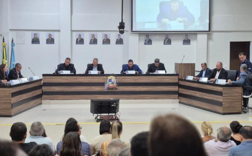 Câmara de Sarandi aprova aumento de vereadores, reajuste de salários e retorno de diárias