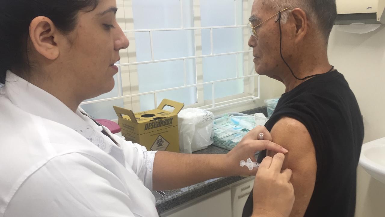 Idosos lotam unidades de saúde na segunda etapa da campanha