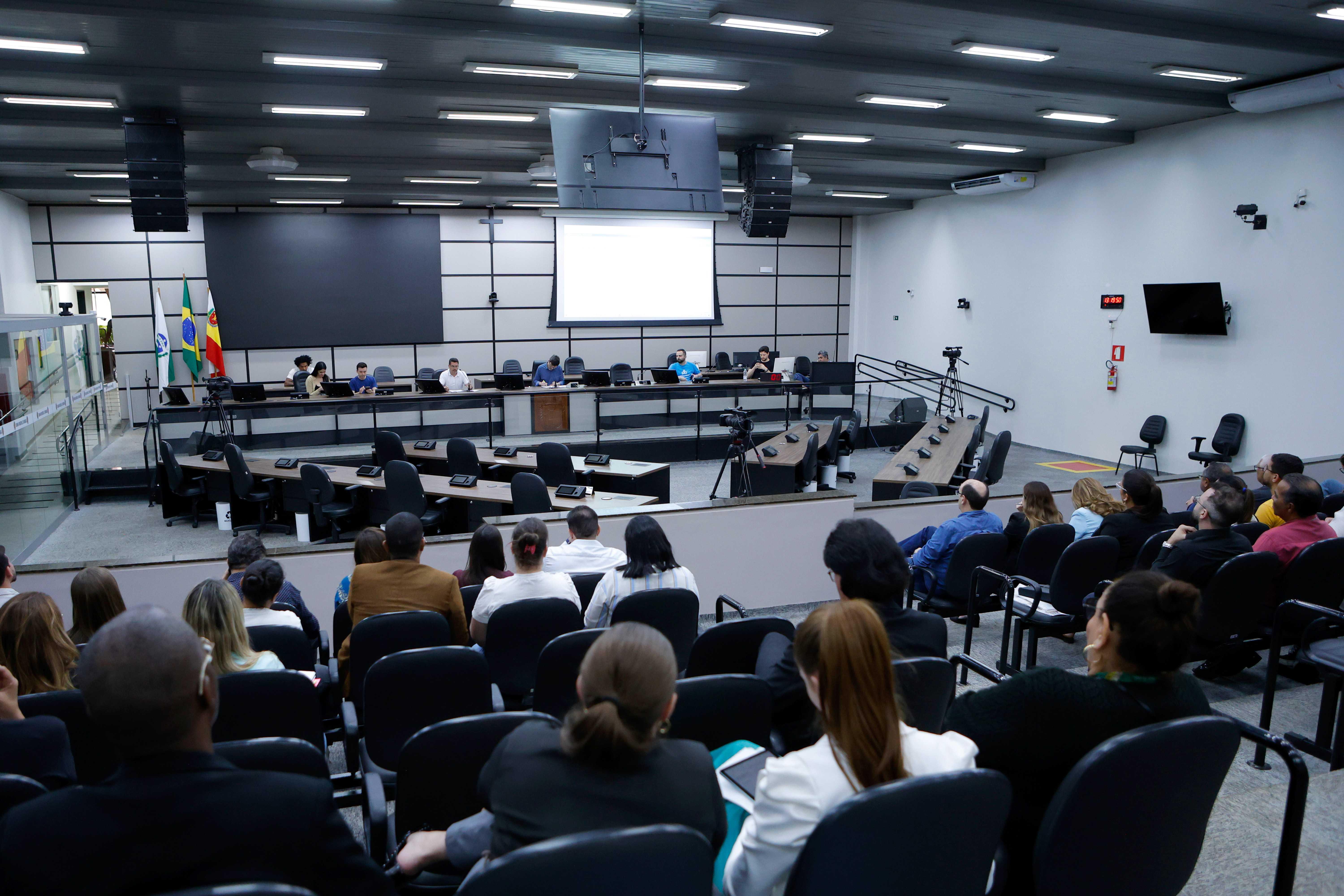 Vereadores aprovam lei que pune casos de exploração sexual de crianças e adolescentes