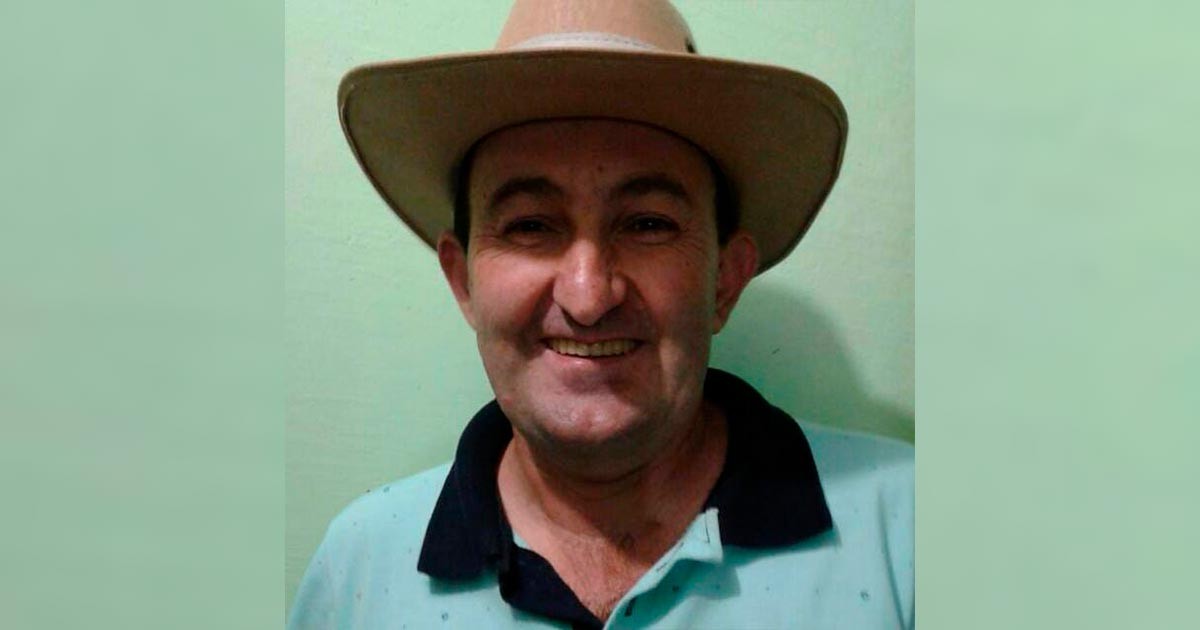 Homem de 45 anos morre após carro colidir contra árvore, em Mandaguaçu