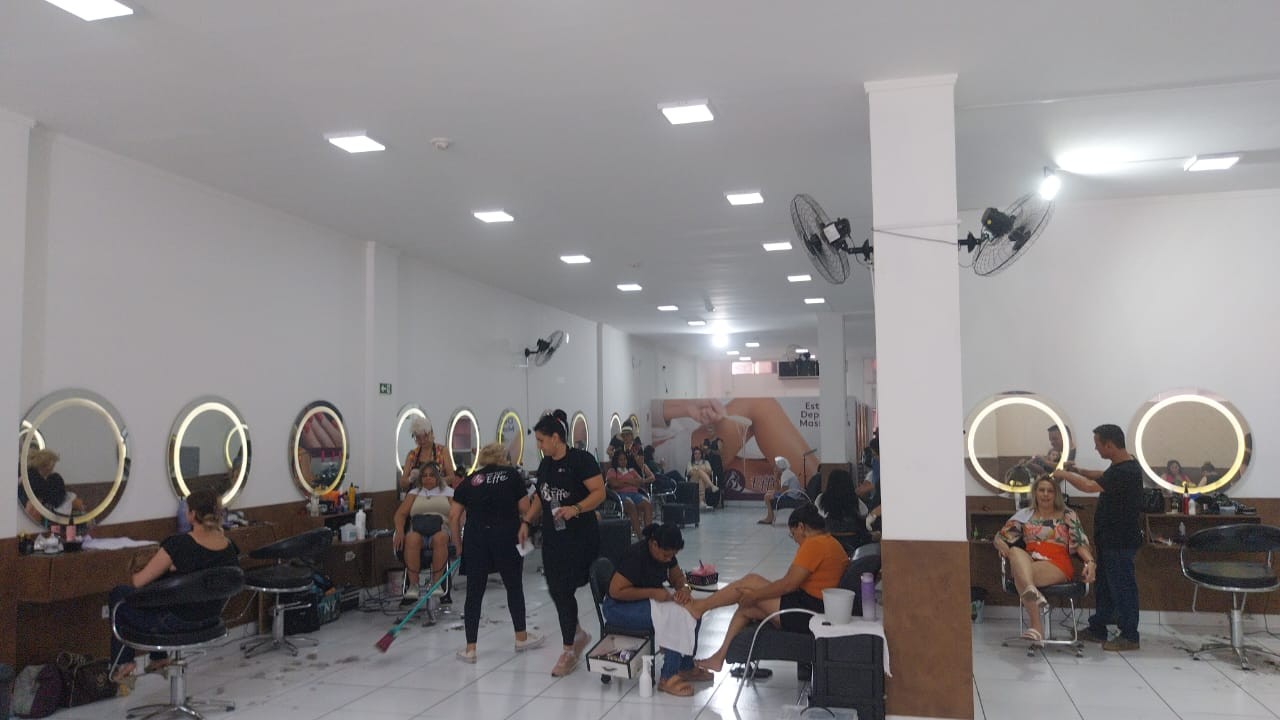 Na reta final do ano, os salões de beleza de Maringá estão lotados