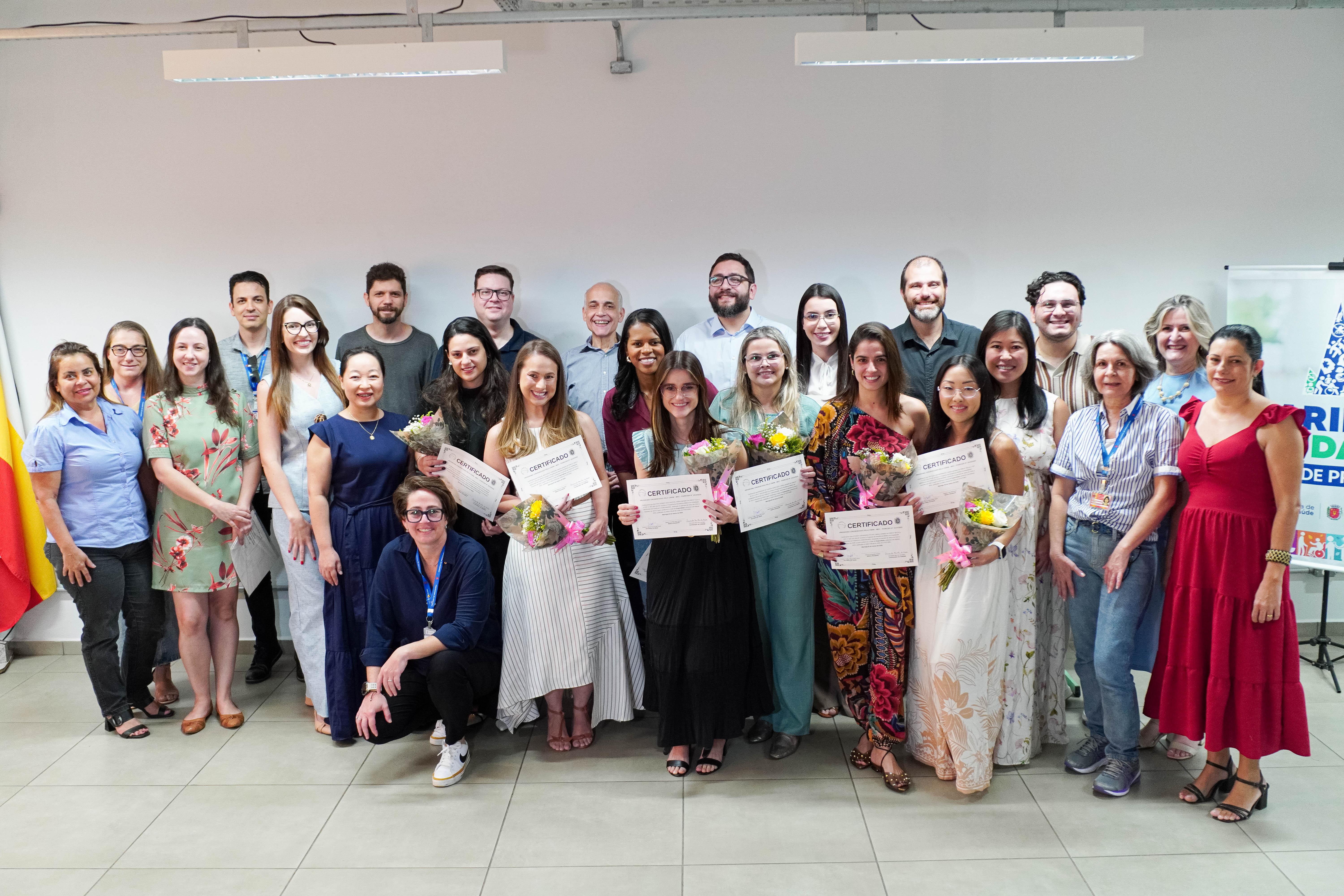 Médicos concluem curso de residência em Medicina de Família e Comunidade