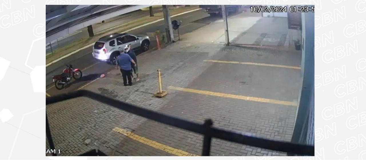 PC procura motociclista que ameaçou motorista após acidente