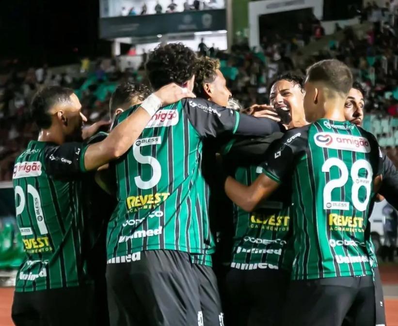 Maringa FC vence por 2 a 0 e Galo é rebaixado no Paranaense