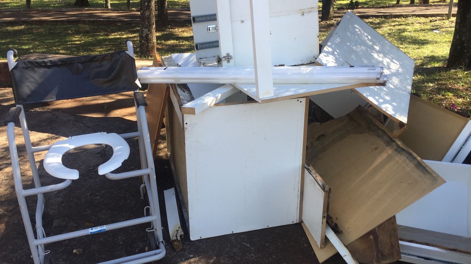 População está descartando material incorreto