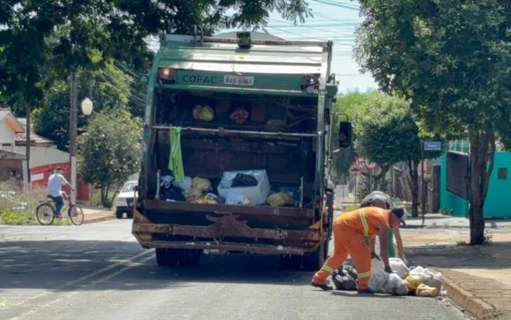 Coletores de lixo retomam trabalho em Sarandi, mas nova paralisação não está descartada