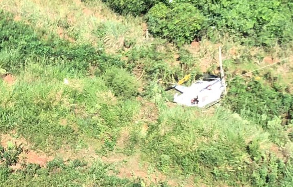 Piloto fica ferido em queda de helicóptero