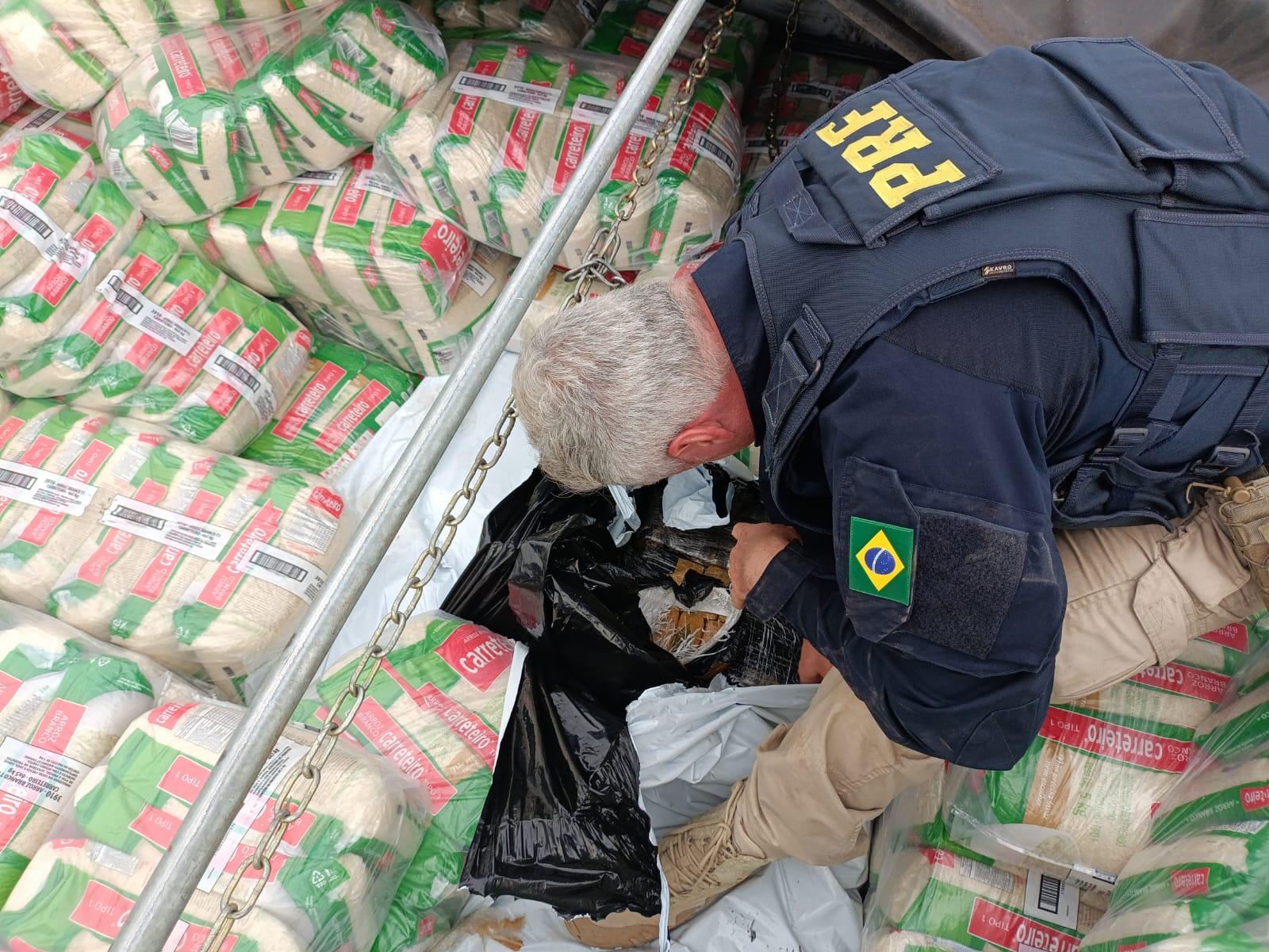 PRF apreende três toneladas de maconha em carga de arroz
