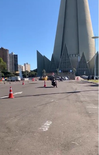 Semob oferece treinamento gratuito de pilotagem defensiva à motociclistas