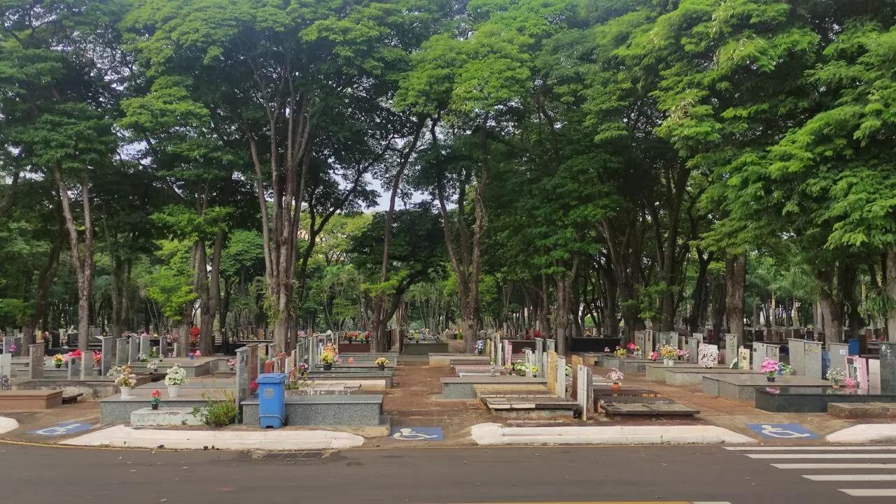 Cemitério de Maringá tem 64 câmeras de vigilância, mas furtos continuam