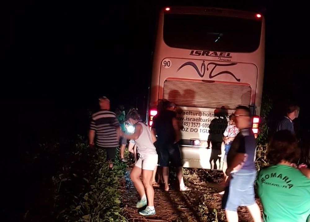 Ladrões erram e assaltam ônibus de romeiros na BR-369
