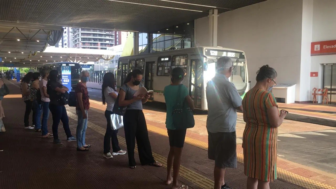 Trabalhadores aceitam proposta e transporte coletivo não vai parar