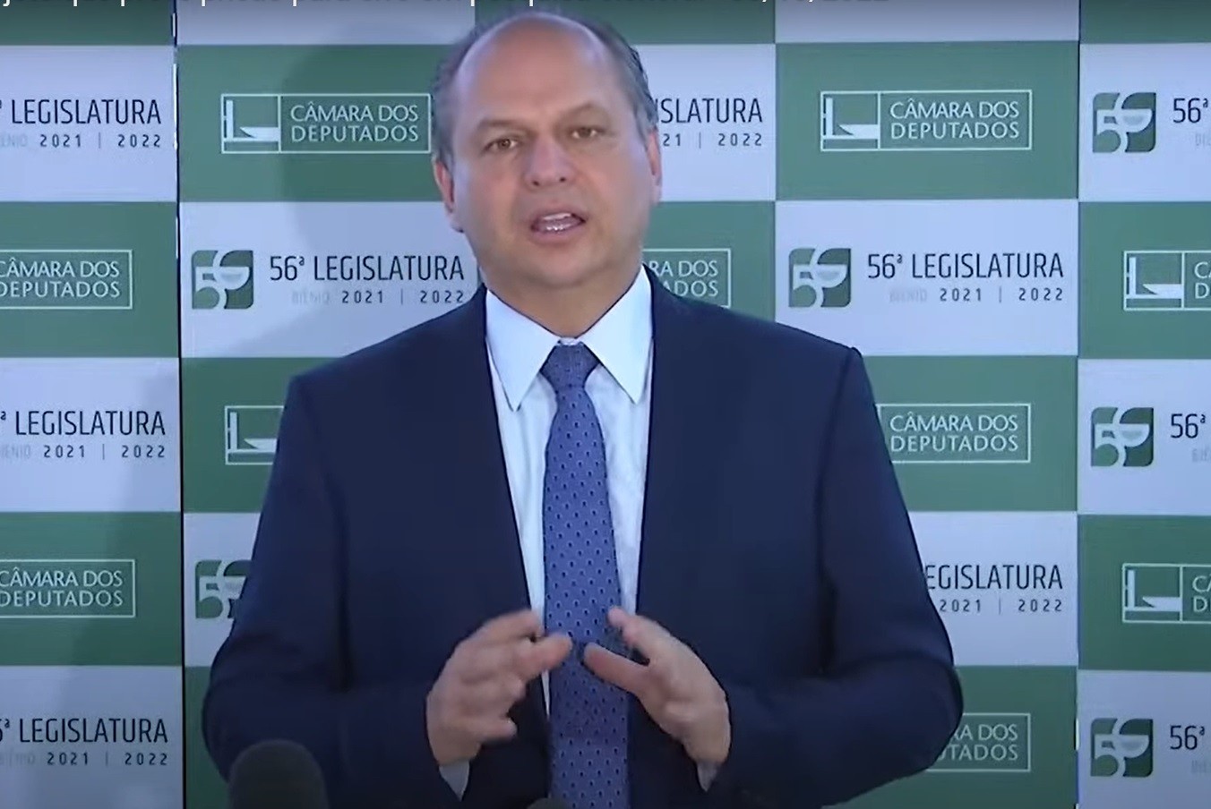 Ricardo Barros explica projeto que pune pesquisas eleitorais com erro