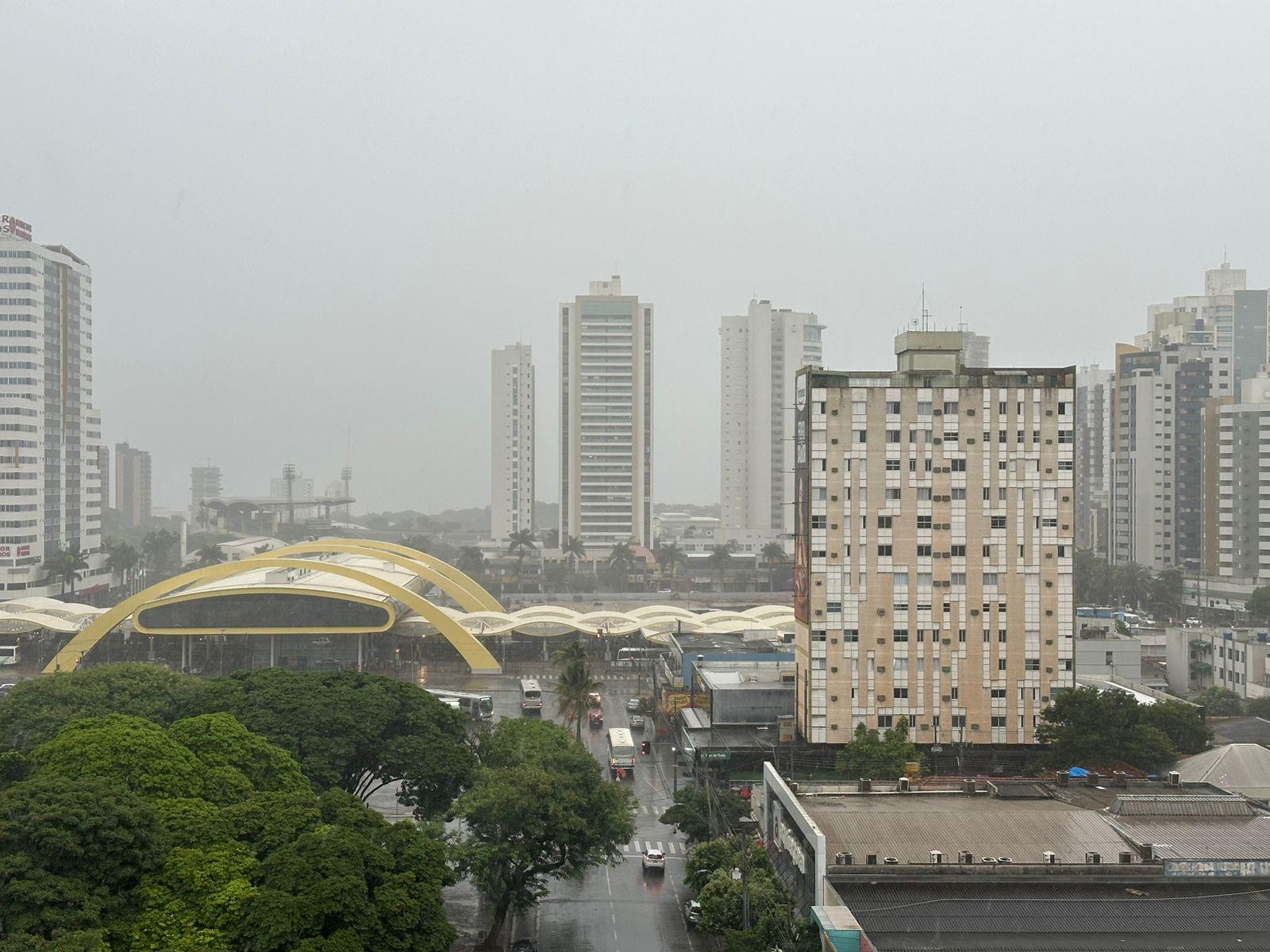 Simepar indica tempo chuvoso e temperaturas amenas nesta quinta-feira (6) em Maringá