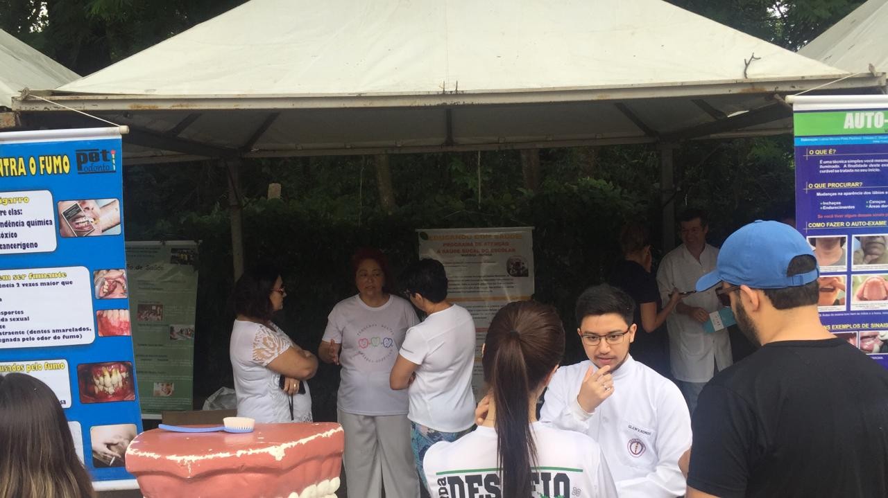 Ação divulga cuidados com a saúde bucal