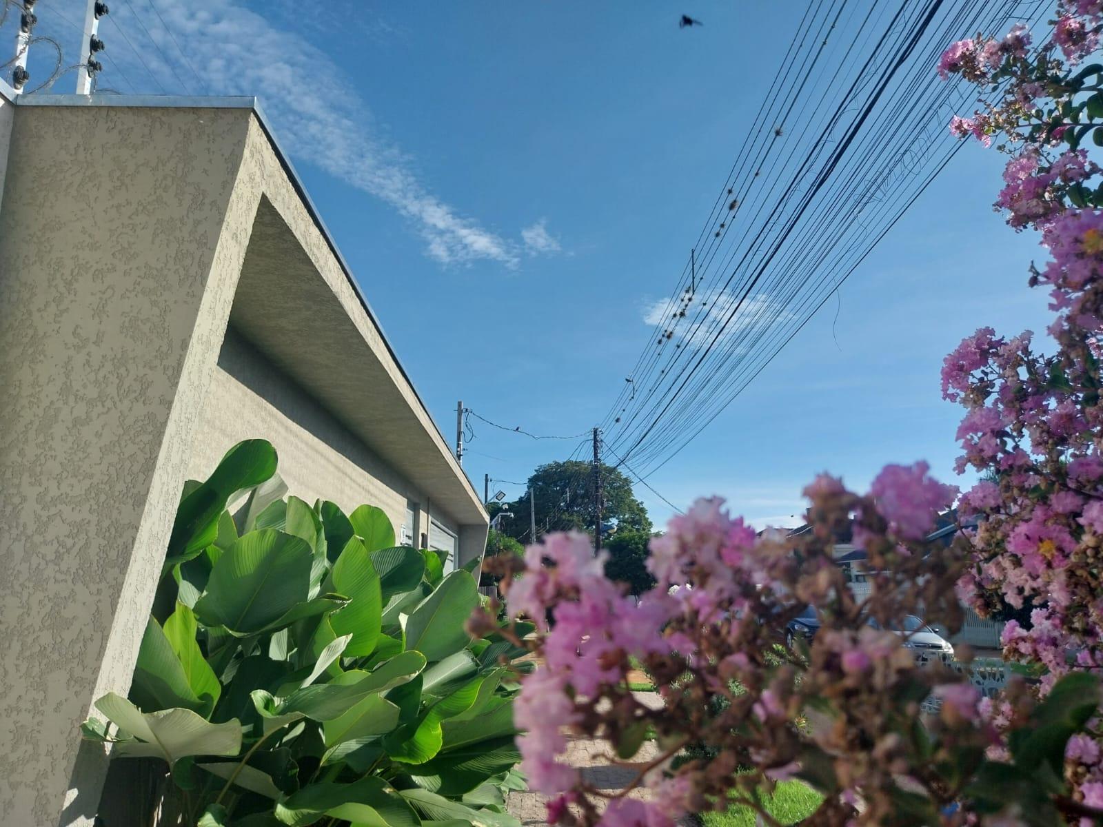 Domingo (26) de calor, céu claro e sem chuva em Maringá