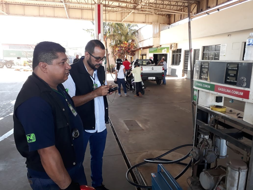 Ipem reprova 900 bombas de combustíveis e gera 120 multas por irregularidades