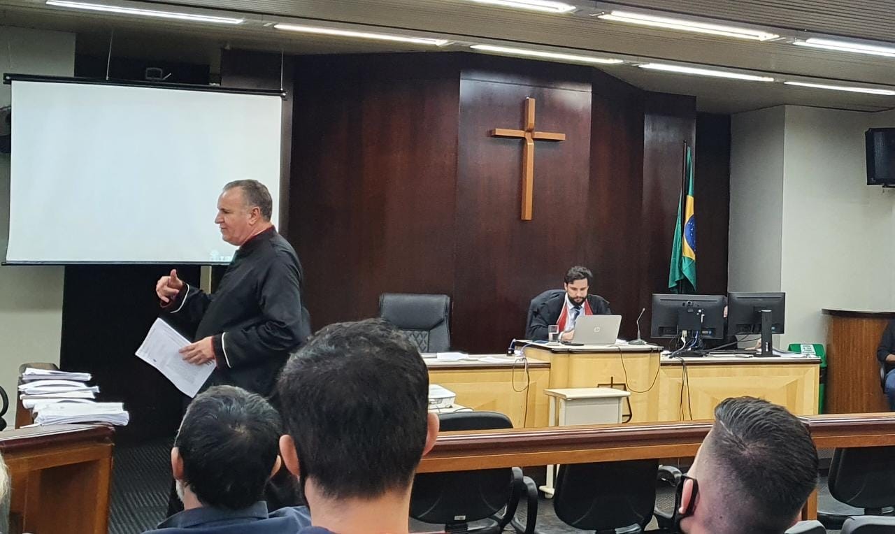 ‘Roneys matava as garotas para se vingar da mãe, ele é um psicopata’, afirma promotor durante júri